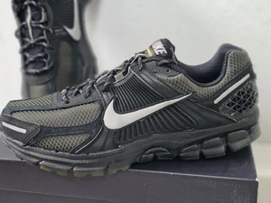 Nike Zoom Vomero 5 ☑️ EUR 45 US 11 HV2527-001 - Foto 1 di 4
