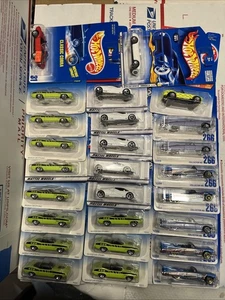 Hot Wheels Lot Of 26 Barracuda Ford GT-90,59 Cadillac,Cobra ,#10C8 - Picture 1 of 8