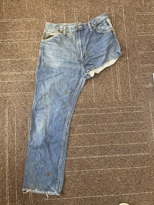 Vintage 1960s Wrangler Blue Bell Sanforized Jeans Mens Size 32x28 Denim Scraps - Image 1 of 4