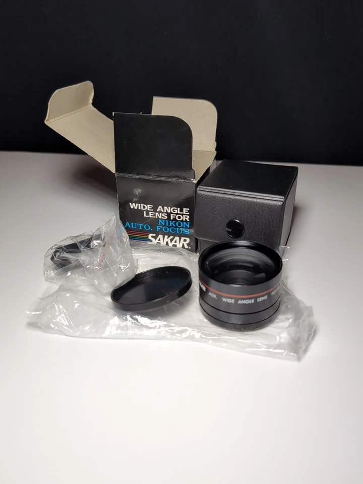  Teleobjetivo SAKAR para enfoque automático Nikon en caja original. Foto 1 de 4