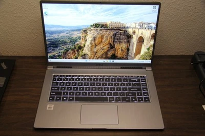 MSI Modern 15 A10M-455 15.6” (512GB SSD, Intel Core i5-10210U, 1.6GHz, 8GB RAM) Foto 1 de 4