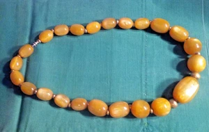 Vintage Style Graduated Oval Shape Butterscotch Amber Resin or Lucite Necklace - Picture 1 of 9