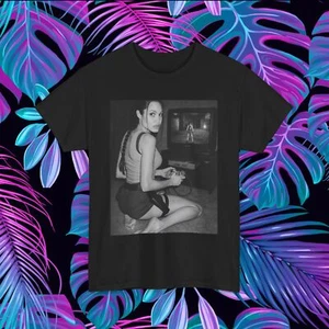 Tomb raider, Lara Croft Shirt, Retro Video Game Top, Unisex Gamer T-Shirt, PS1 - Picture 1 of 13