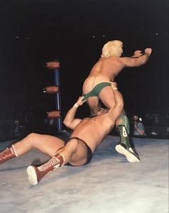 VINTAGE 80’s PRO WRESTLING PHOTOS BUY ANY 4, GET 5th FREE RIC FLAIR Ron Garvin - Picture 1 of 2