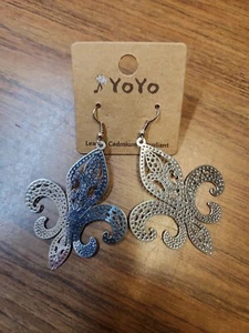 Silver Mardi Gras Fleur-de-lis earrings, Fashion jewelry, Mardi Gras earrings - Picture 1 of 4