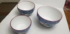 Log Cabin Cooks Bazaar Holiday Holly Mountain Lodge Set /Nesting / Mixing Bowls  - Bild 1 von 12