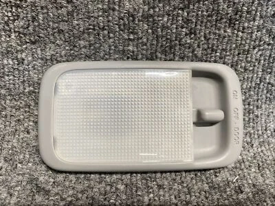 1996-2000 TOYOTA rav4 OEM Overhead CENTER MAP DOME LIGHT LAMP SWITCH - Imagem 1 de 4