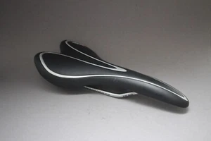 Red Cycling Products by Velo Saddle / 247 g / Rieles de acero / negro / Sillín VL190 - Imagen 1 de 5