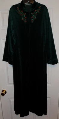 Pijama bata vintage Lord Taylor M 6 8 verde esmeralda bordado terciopelo cremallera frontal Foto 1 de 3