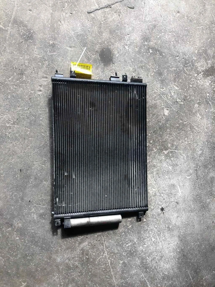 Dodge Charger 2006-2022 sedán aire acondicionado condensador 3,5 L 6 cilindros Foto 1 de 4