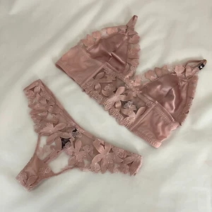 Victoria’s Secret Very Sexy Pink Floral Mesh Bralette Set - Size M & L BNWT - Picture 1 of 8