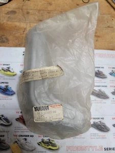 Yamaha Qt50  3l5-27463-00 Nos Oem Foot Rest Cover - Picture 1 of 2
