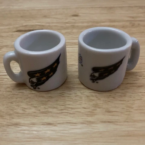 [Lot of 2] WASHINGTON CAPITALS Logo NHL "Cup Crazy" Team 1.25" Mini Mugs Cover