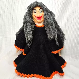 Bambola strega fatta a mano all'uncinetto barattolo topper decorazione festa Halloween - Foto 1 di 10