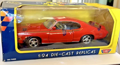 Литой автомобиль MotorMax 1969 Pontiac GTO Judge 1:24 как новый в упаковке - Изображение 1 из 3