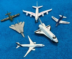 6 Majorette Airbus A350 Lufthansa - Space Shuttle e altri 4 aerei pressofusi jet - Foto 1 di 8