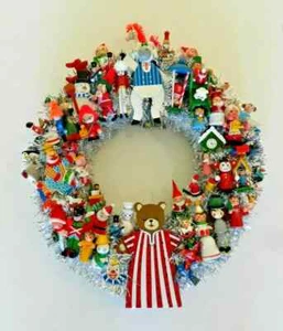 Guirnalda adorno kitsch de madera vintage hecha a mano de 18" - Imagen 1 de 6