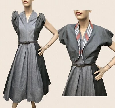 VESTIDO DE VERÃO VINTAGE DÉCADA DE 1950 2 TONS PESCOÇO SUPORTE com PEEK-A-BOO OMBROS ARCO E JAQUETA COMBINANDO - Imagem 1 de 4