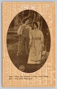 Schönheit nur Haut tief Ich bin aus Missouri MO 1910 Postkarte Bäuerin Frau Liebhaber - Bild 1 von 2