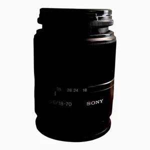 Sony DT 18-70mm f3.5-5.6 18-70 Macro Zoom Lens A Mount w/Lens Caps - Picture 1 of 8