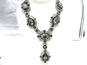 Nachlass wunderschöne silberfarbene funkelnde grau weiß Strass Statement Halskette - Bild 1 von 4