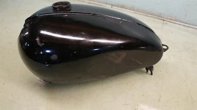 Бензобак тонкий линейный Triumph 650 Bonneville T120 T120R 11*2575 - Изображение 1 из 4