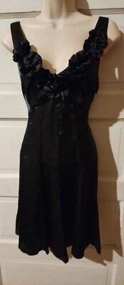 Vestido roseta Forever 21 Juniors grande sin mangas enchapado en negro Foto 1 de 2