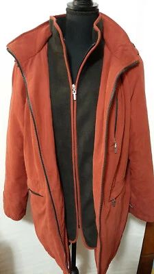 Abrigo para mujer marca Croft & Barrow rojo quemado talla mediana botón en capucha Foto 1 de 4