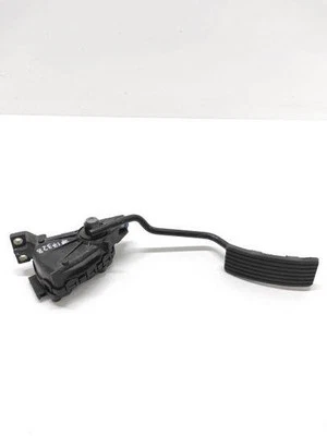 Pedal de acelerador MITSUBISHI SPACE STAR MPV DGA 6PV00830100 1.9 diésel 85kw 2003 22723154 Foto 1 de 4