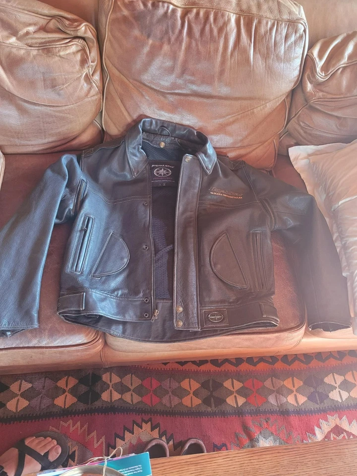 Vintage Rare - Yamaha Royal Star Heavy Leather Motorcycle Jacket with Badges - Image 1 of 4