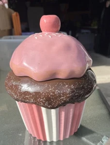 Cupcake Cookie Jar Kohls Ceramic Happy Valentines Day Pink Treat Container - Picture 1 of 4