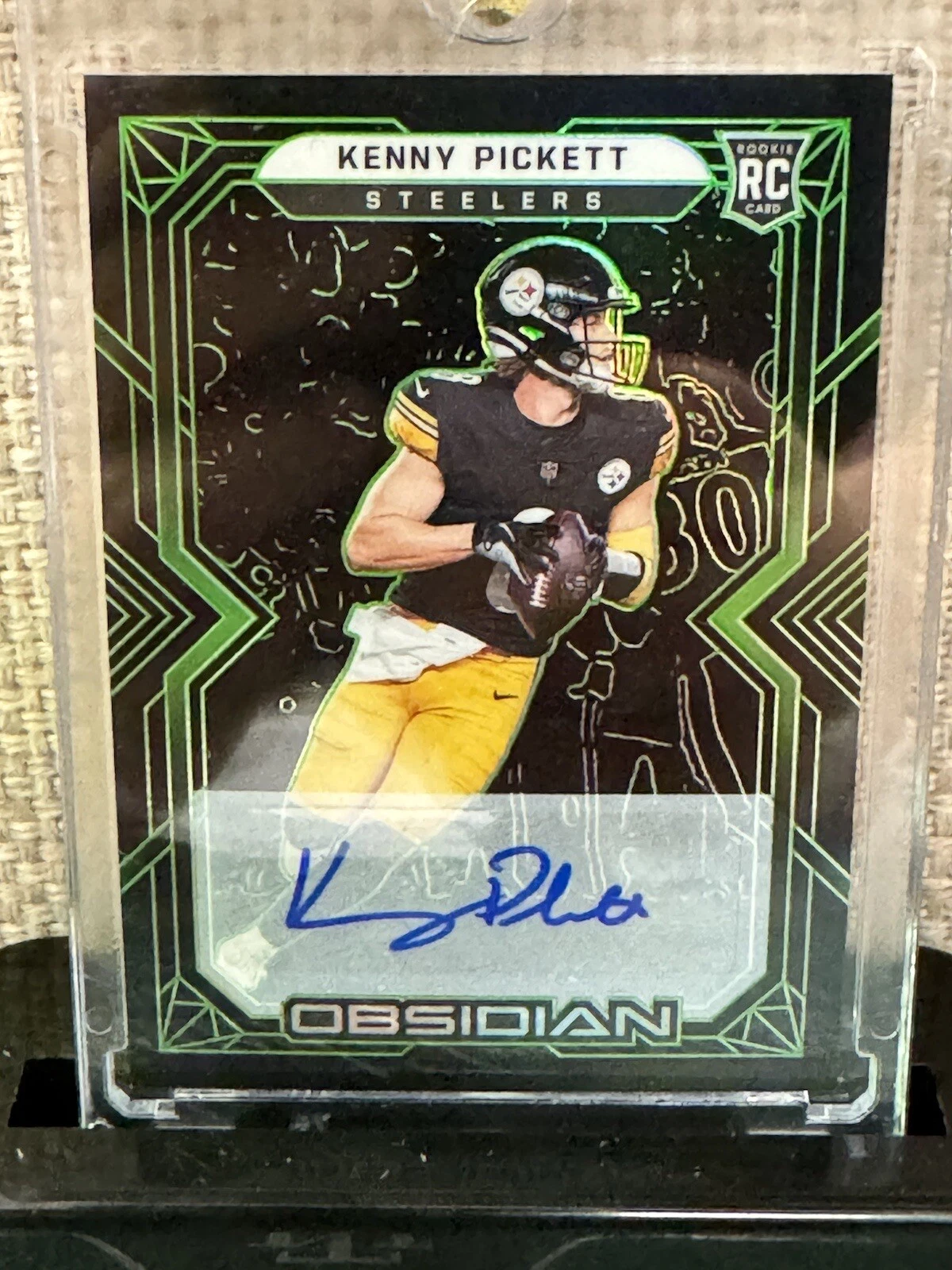 2022 PANINI OBSIDIAN KENNY PICKETT #104 AUTO ELECTRIC ETCH GREEN /50 RC