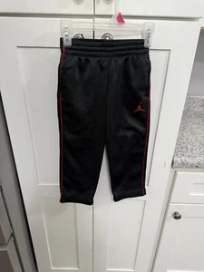 Boys Black Jordan Joggers Size 4 - Picture 1 of 3