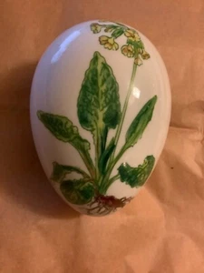 "Caja de baratija en forma de huevo Primola amarilla pintada a mano EXC Chamart Limoges - 4,5"" L" - Imagen 1 de 4