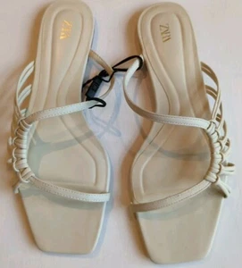 Ladies Zara Faux leather Sandals Cream Ivory Beige Size 5 BNWT - Imagen 1 de 8