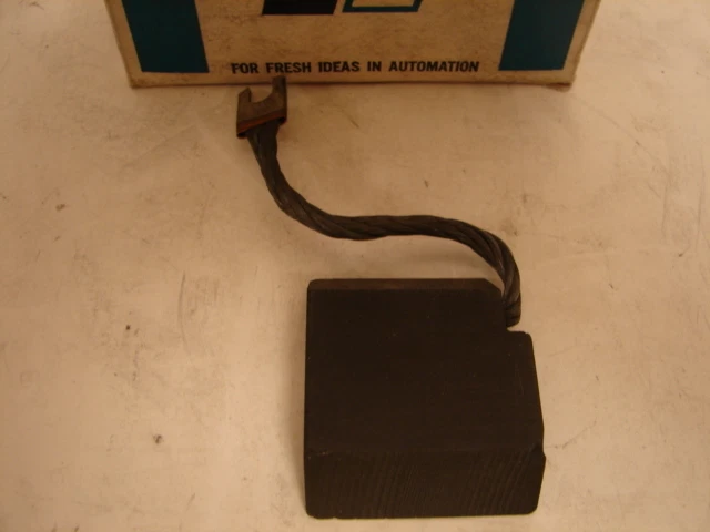 RELIANCE 3141-GS BRUSHES (BOX OF 8) ***NIB*** - Image 1 of 2