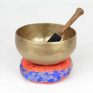 ***Beautiful*** 13 cm Ohm Engraved Singing Bowl with Stick and Ring 576g - Picture 1 of 6