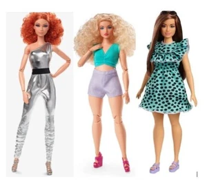 Barbie Signature Looks 11 16 und beliebte Barbie Fashionistas - Bild 1 von 2
