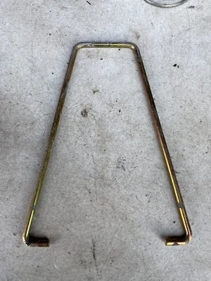 99-01 Isuzu Vehicross Emergency Jack Retainer Clip OEM #1702E - Image 1 of 3