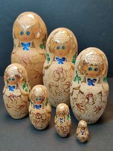 Vintage 7-Piece Set ~Russian MATRYOSHKA Nesting DOLLS ~hand painted ~8" - 1.25" - Picture 1 of 9