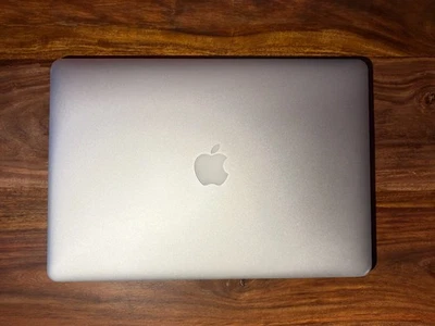 MacBook Pro 15" Retina (Mid-2015) – i7 2.8GHz – 16GB RAM – R9 M370X - Bild 1 von 4