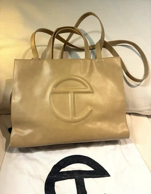 Bolso de compras mediano Telfar beige - cuero vegano Foto 1 de 4