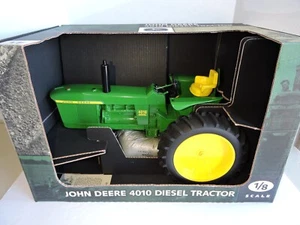 2000 VTG John Deere 4010 Tractor 40th Ann No.FY-1011 1/8th Scale NEW IN ORIG BOX - Picture 1 of 22
