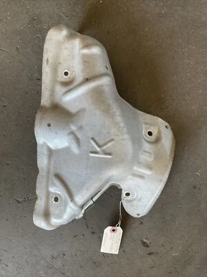 Cubierta colector escape Nissan Versa Sentra MR18DE 07-19 16590-EN200 Foto 1 de 3