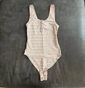 Levis Striped Sleeveless Bodysuit With Button Accents & Embroidered Logo Beige & - Picture 1 of 5