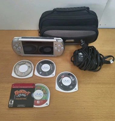 Consola portátil Sony PSP-3001 plateada Playstation + juegos/estuche *LEER DESCRIPCIÓN* Foto 1 de 4