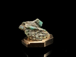 Smaragd Adler– 177 Karat Smaragdstufe Habachtal mit Bronze-Podest - Bild 1 von 1