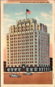 DES MOINES BUILDING Des Moines, Iowa IA c1947 linen Postcard - Picture 1 of 2