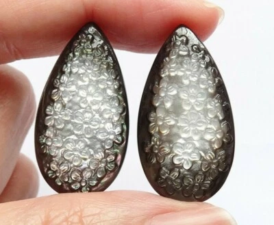 黑色唇珍珠母贝壳未钻孔雕刻花滴一对 F6780 — 第 1/4 张图片