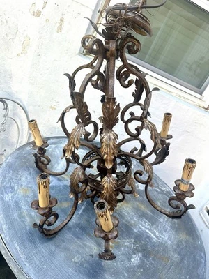 Estilo Francés Ornamentado - Diseño Hoja Metal Plata Oro Lámpara Iluminación y Tonos Foto 1 de 4